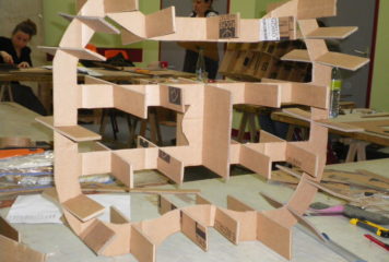 Atelier de création d’objet et mobilier en carton